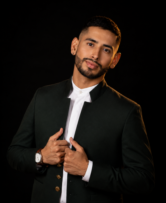 Profesor Johan Ochoa - Salsa Bachata Retreats